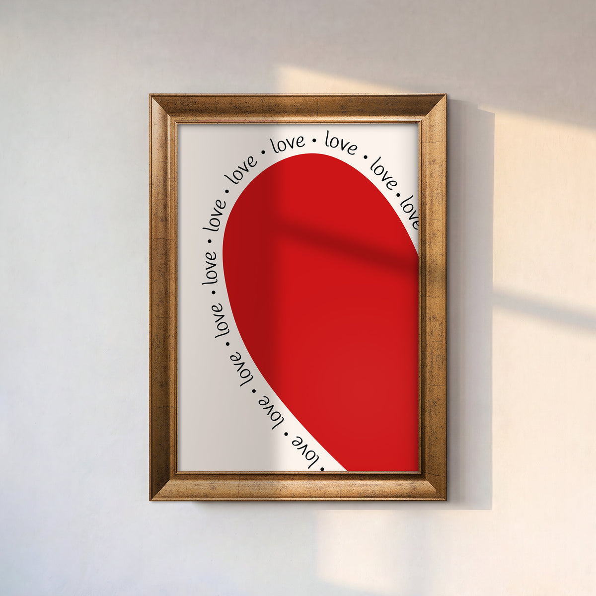 Love Kırmızı Kalp Formlu Kanvas Tablo