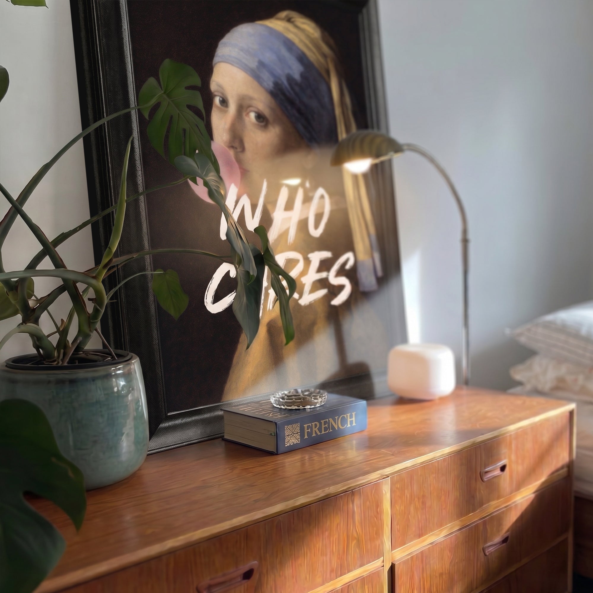 "WHO CARES" İnci Küpeli Kız Kanvas Tablo
