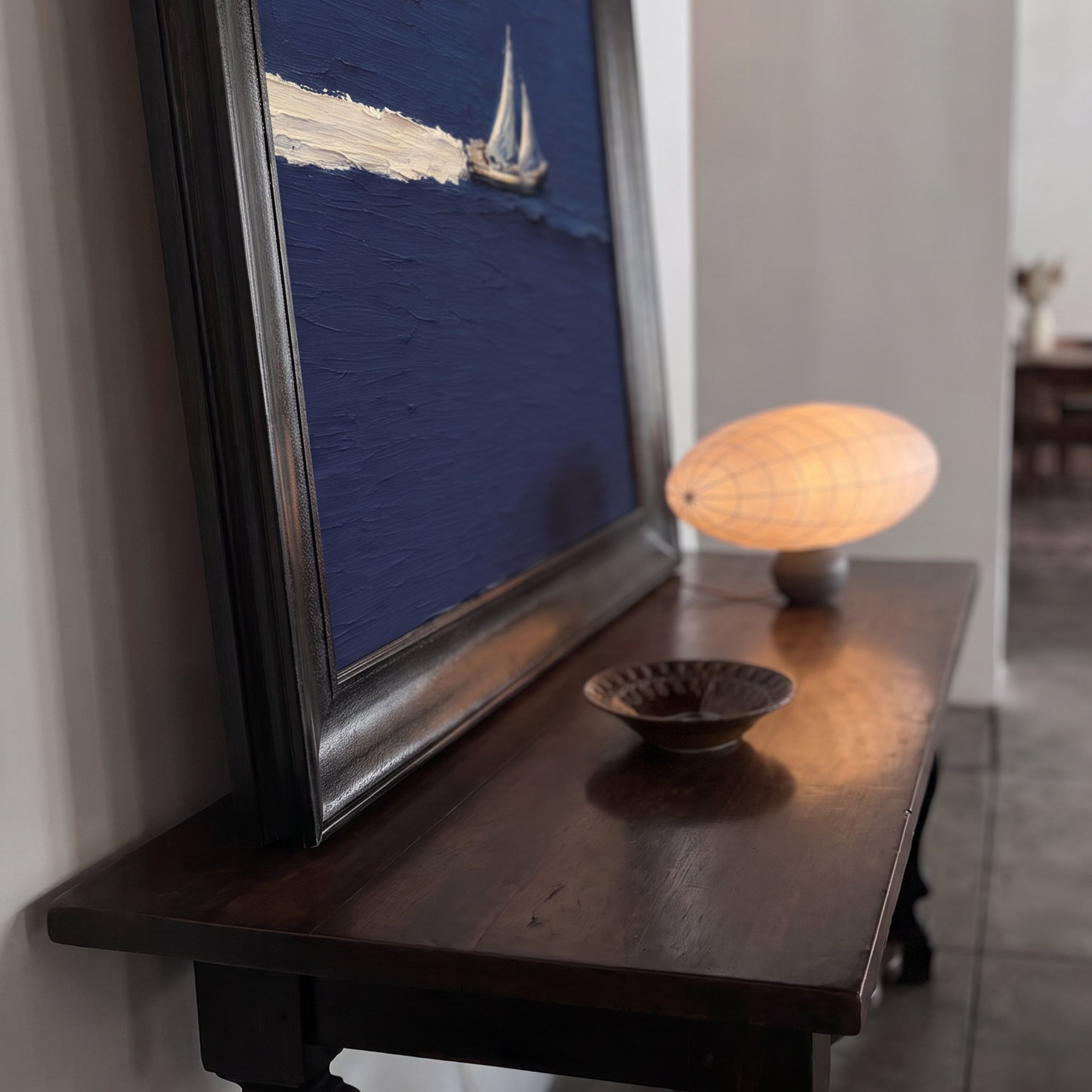 Lacivert Yelkenli Kanvas Tablo – Minimal Deniz Temalı Modern Dekoratif Duvar Tablosu